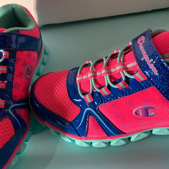 NWT GIRLS CHAMPION VINTAGE RUNNING SHOES - Picture 4 of 16